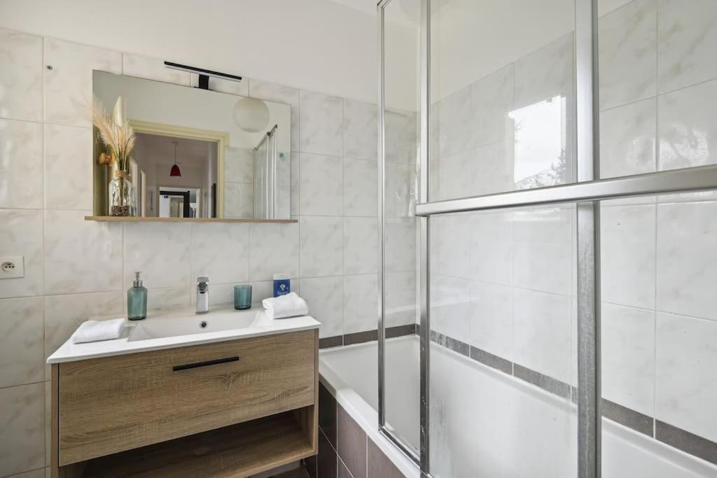 "Joie De Vivre" - Parisian Spacious & Charming Flat Asnieres-sur-Seine Exterior photo